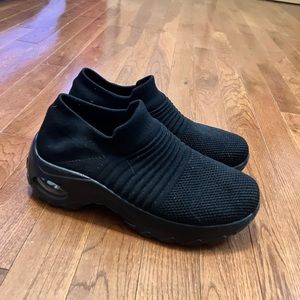 Slow Man women’s black sneakers